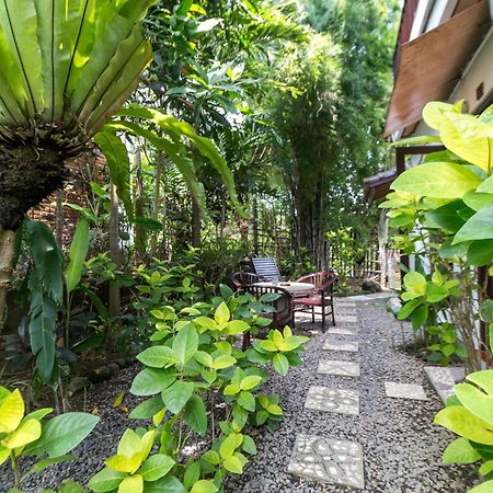 Tropical Bali Hotel Санур Номер фото